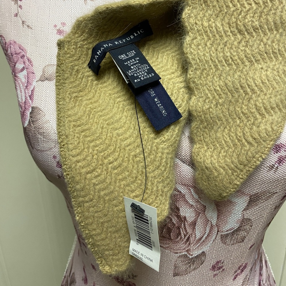 BANANA REPUBLIC Scarf Lambswool Angora Rabbit Hair Camel Color - Picture 6 of 6